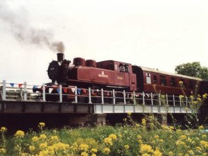 Tkh 7646 'Northampton' crossing Bridge 13